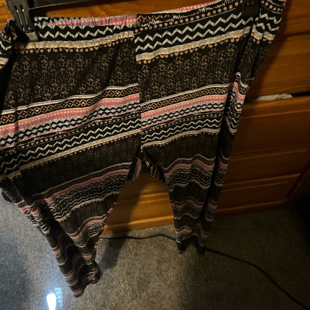 Patterned Black and Pink Leggings
